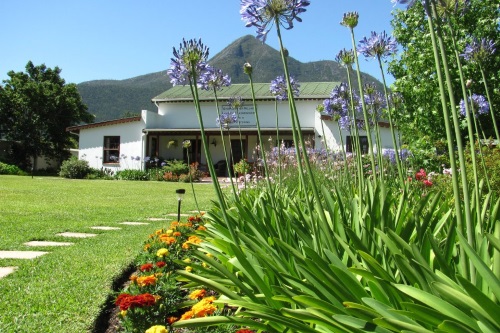 Storms River Village Lodge tuin 002